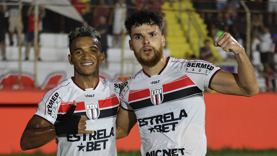 Herói da classificação na Copa do Brasil, Michael celebra bom momento, vê  disputa sadia pela posição e elogia trabalho da comissão técnica - Botafogo  Futebol SA